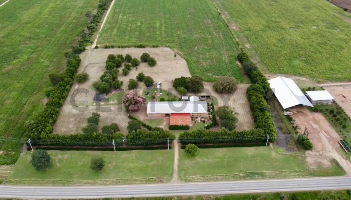Foto 1 de Propiedad Agricola-Ganadera de 52.8 Ha en Venta Sobre Carretera
