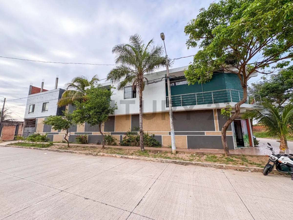 Foto 1 de Balneario y Casa Comercial en Venta