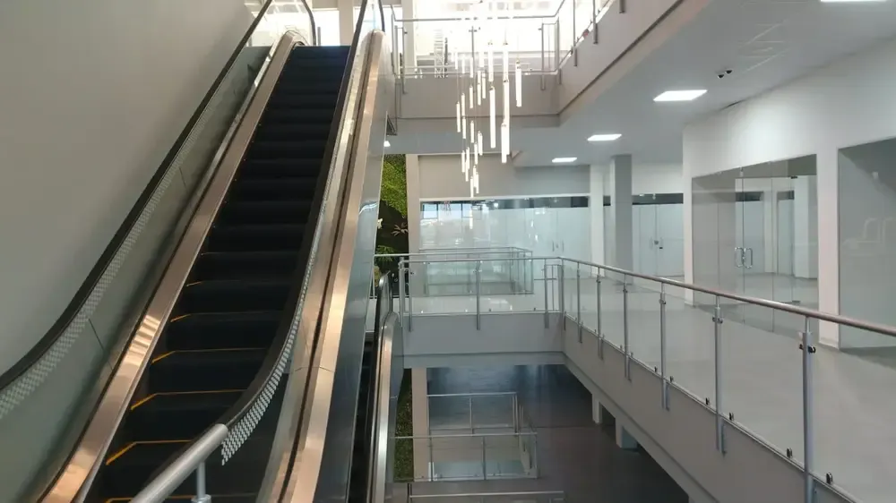 Foto 2 de Local Comercial exclusivo para gimnasio