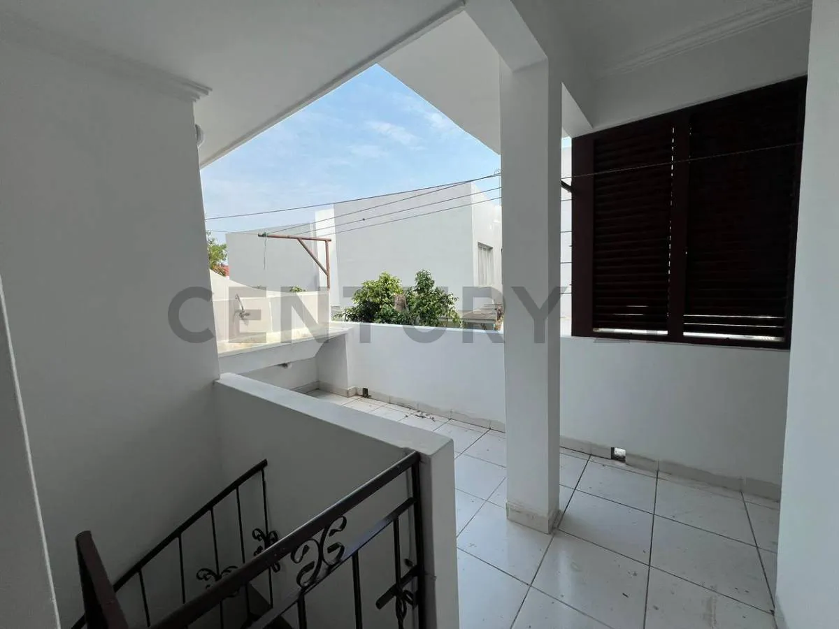 Foto 11 de Casa de Lujo en Alquiler – Colinas 1, Urubó 5 Dormitorios