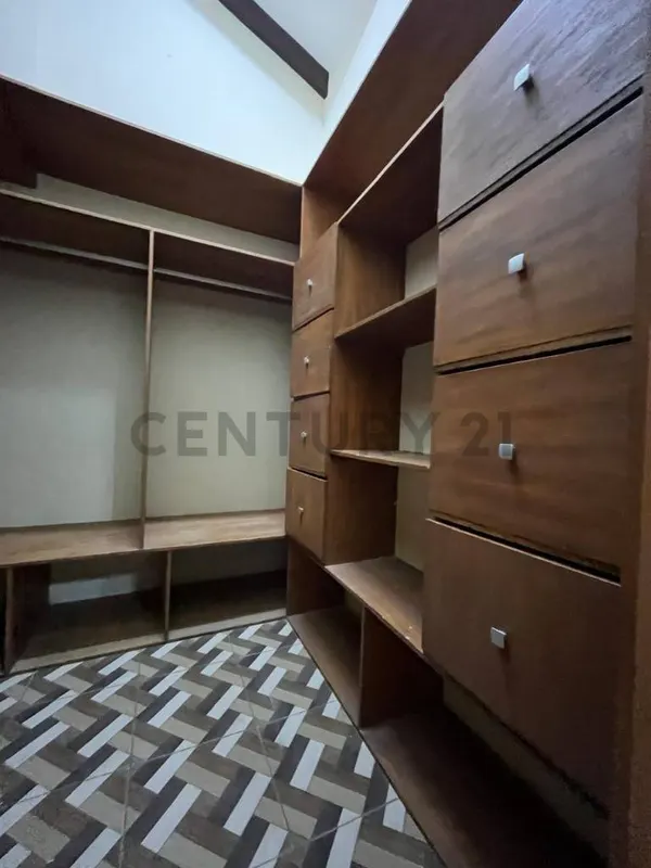Foto 11 de Casa en Alquiler Zona Este Av Virgen de Lujan y 6to Anillo