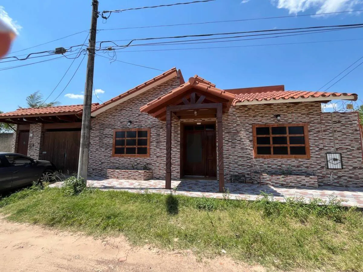 Foto 1 de Casa en Alquiler Zona Este Av Virgen de Lujan y 6to Anillo