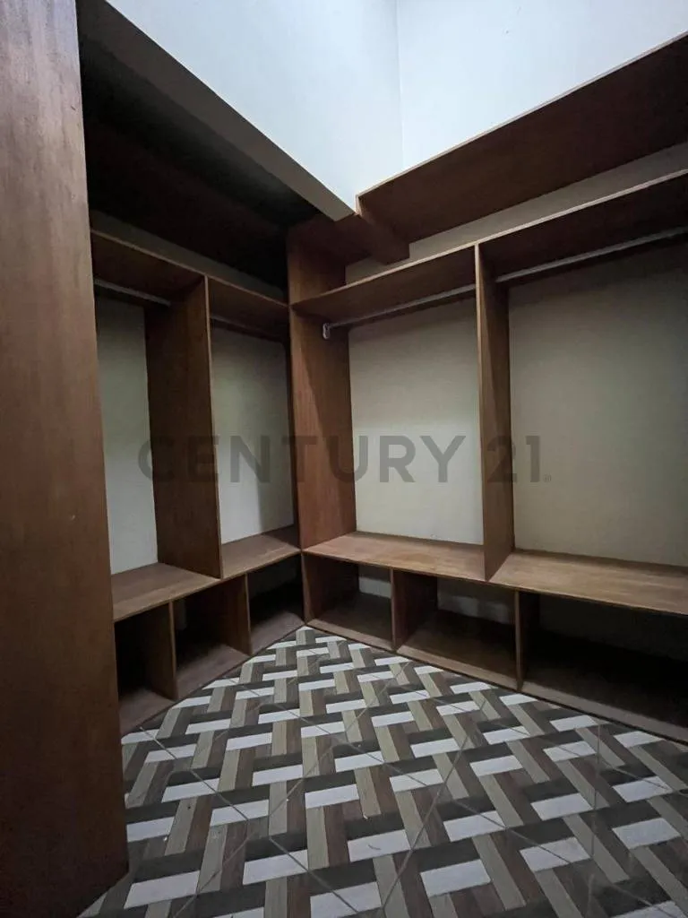 Foto 10 de Casa en Alquiler Zona Este Av Virgen de Lujan y 6to Anillo