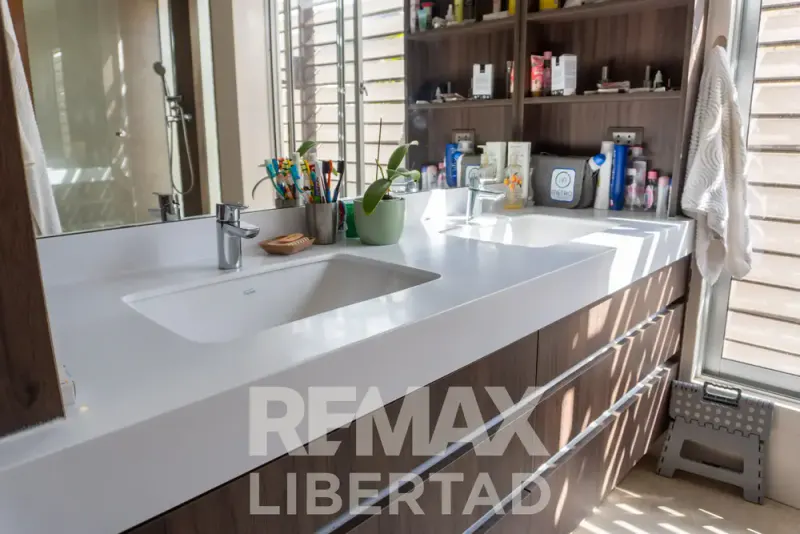 Foto 6 de Hermosa casa en Urbanización en Venta