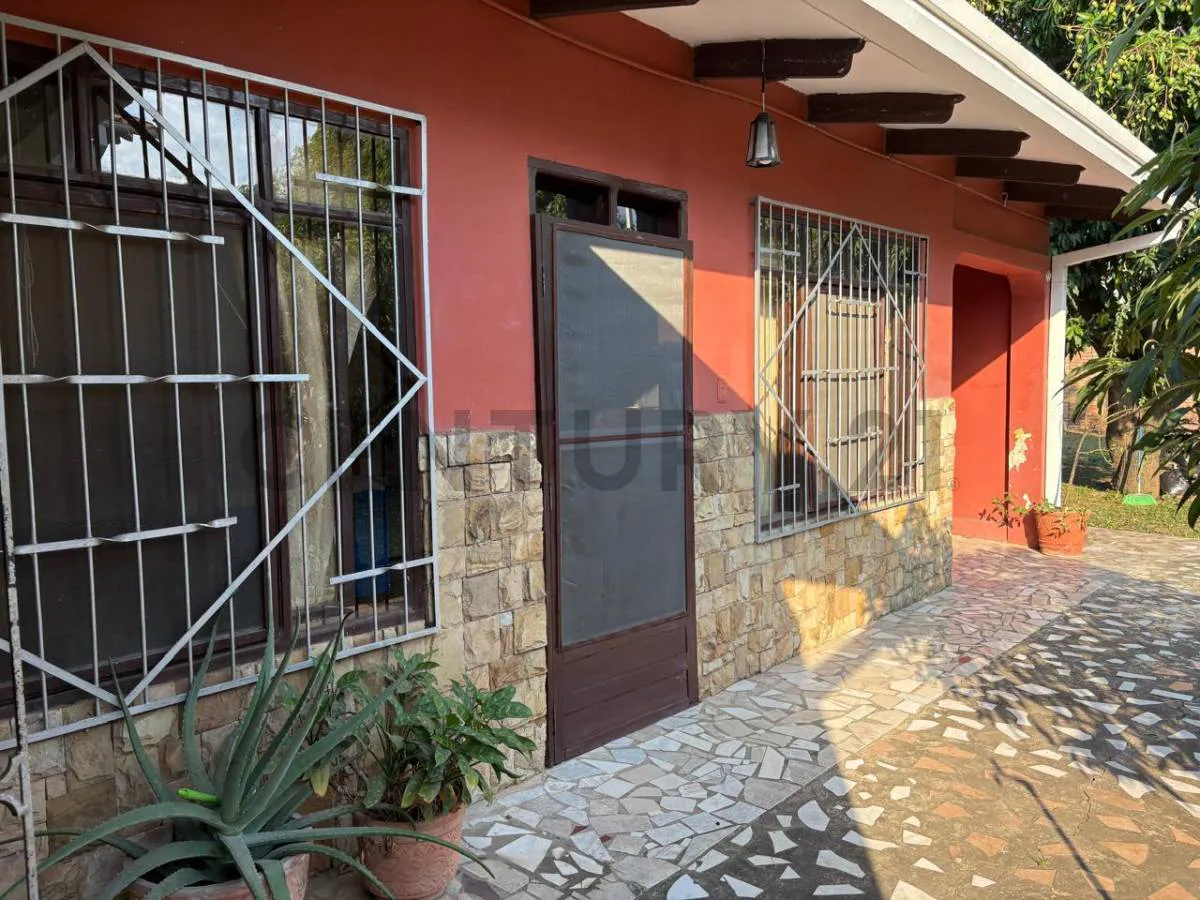 Foto 5 de En Montero Casa en Venta Calle La Paz, a solo 2 cuadras y media de la avenida