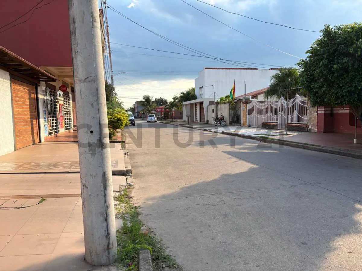 Foto 18 de En Montero Casa en Venta Calle La Paz, a solo 2 cuadras y media de la avenida