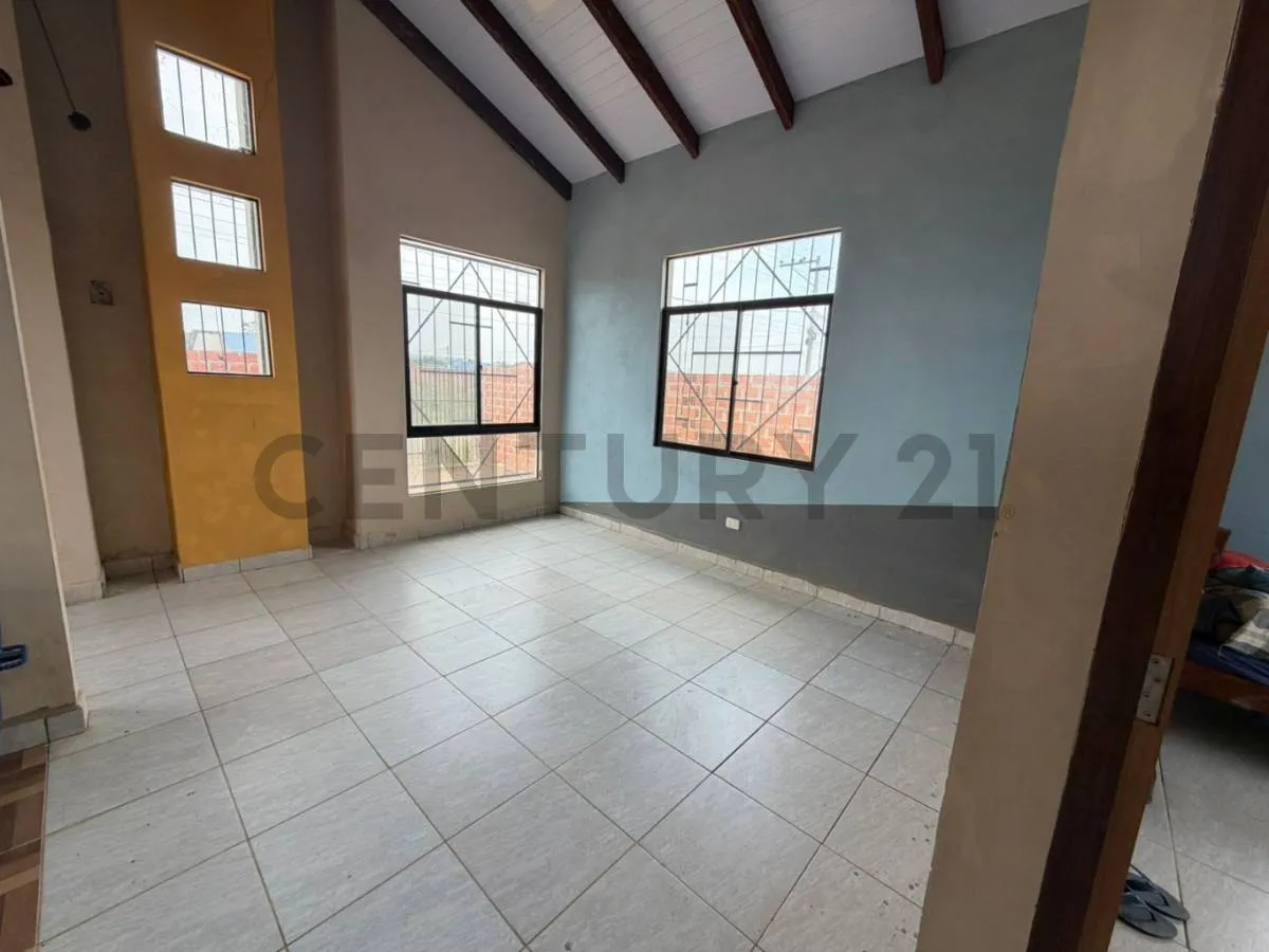 Foto 1 de Atractiva Vivienda en Venta con Documentacion al Dia