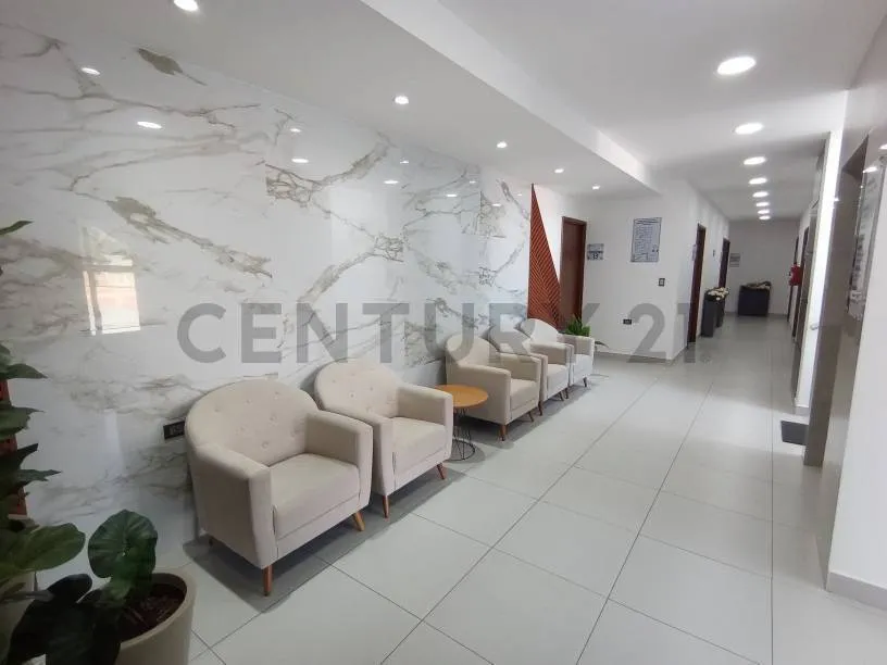 Foto 5 de En Alquiler Hermoso Consultorio Medico en Moderno Edificio
