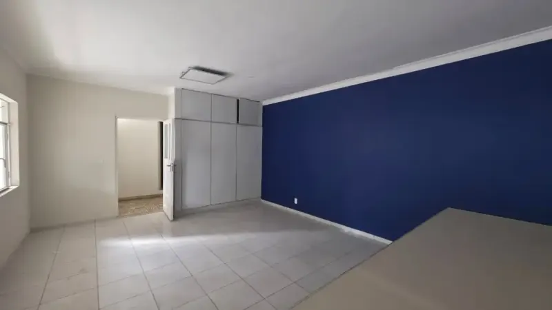 Foto 15 de Venta de Edificio Comercial Centrico, Frente a La Plaza Sucre, Tarija