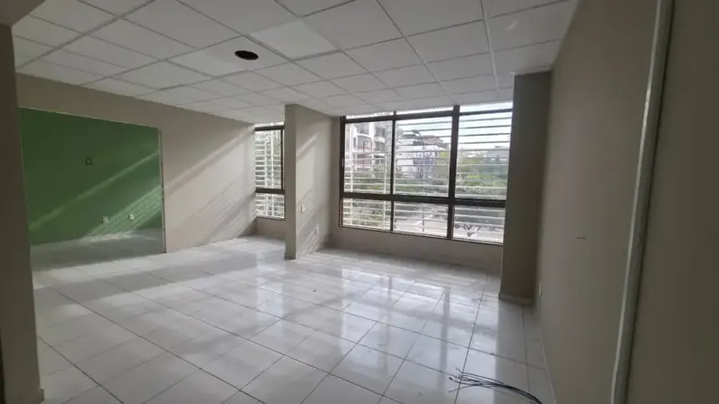 Foto 17 de Venta de Edificio Comercial Centrico, Frente a La Plaza Sucre, Tarija