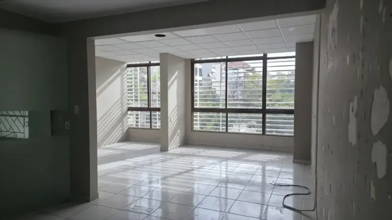 Foto 18 de Venta de Edificio Comercial Centrico, Frente a La Plaza Sucre, Tarija