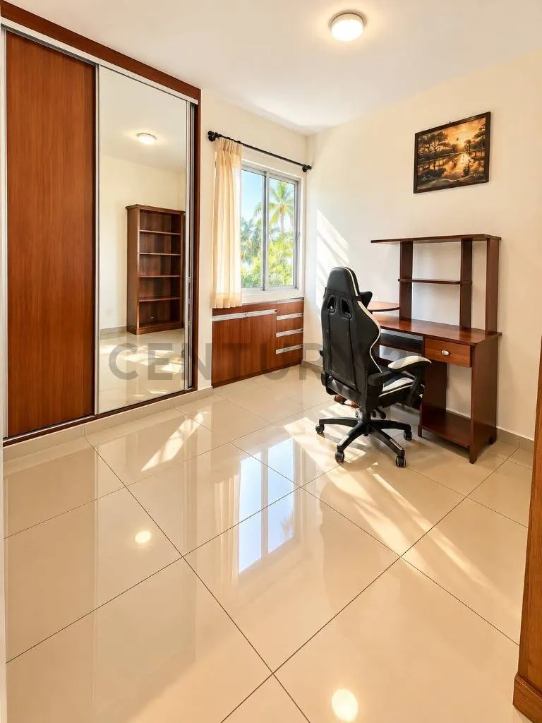 Foto 10 de Sevilla Los Jardines - Casa de 3 Dormitorios con Dependencia en Alquiler Bs 5000