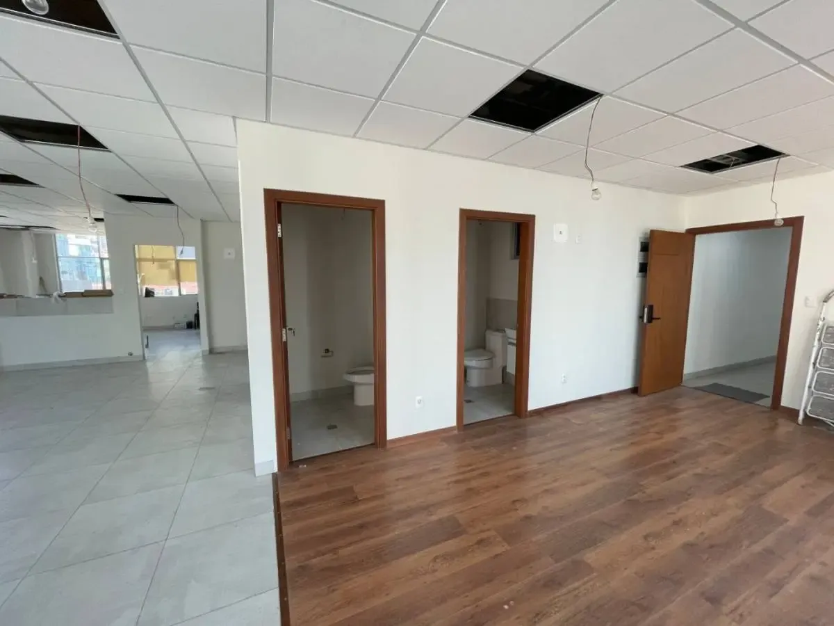 Foto 3 de Oficina sobre la 6 de Agosto - Nueva 132.00 m2
