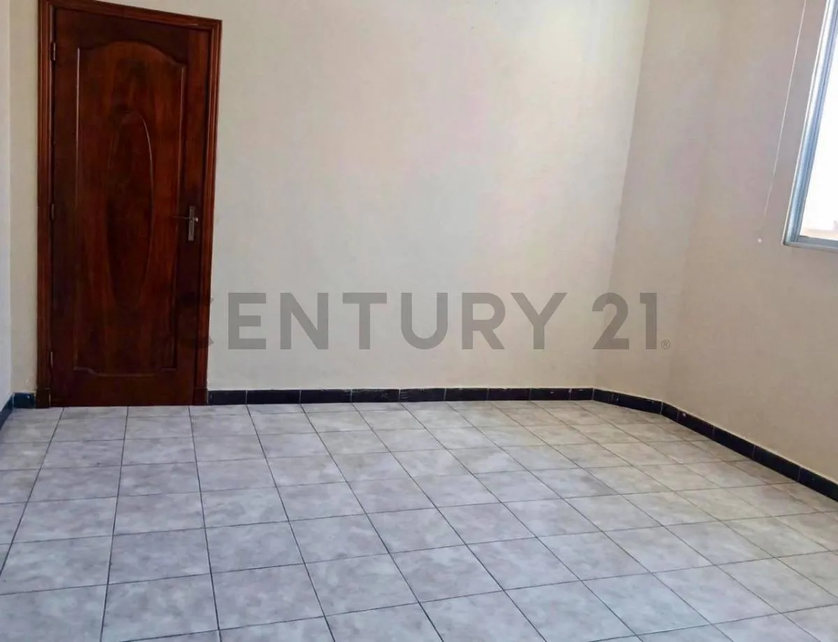 Foto 5 de Terreno con Casa y Gran Potencial de Inversión – a Media Cuadra de La Av. La Paz