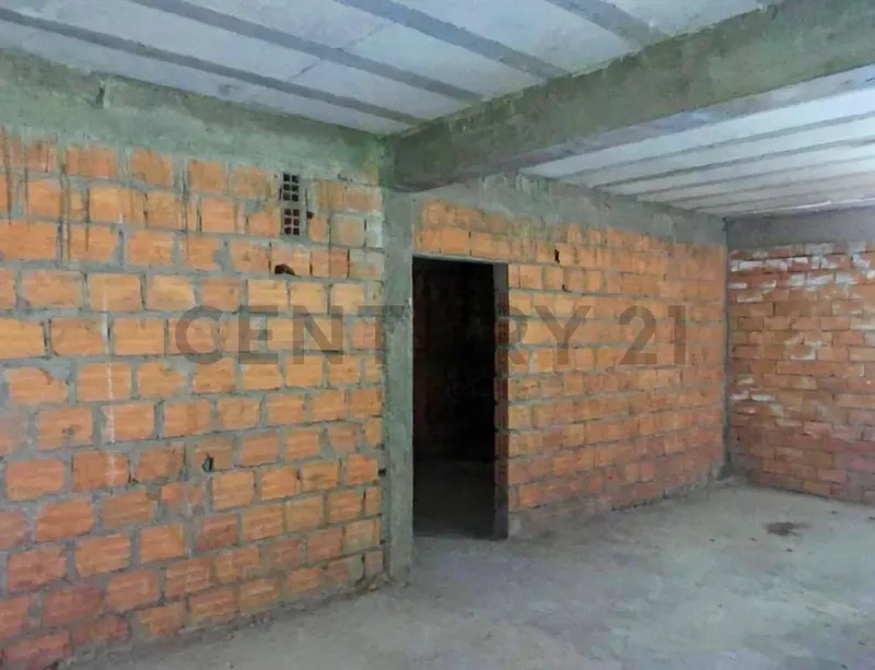 Foto 10 de Terreno con Casa y Gran Potencial de Inversión – a Media Cuadra de La Av. La Paz