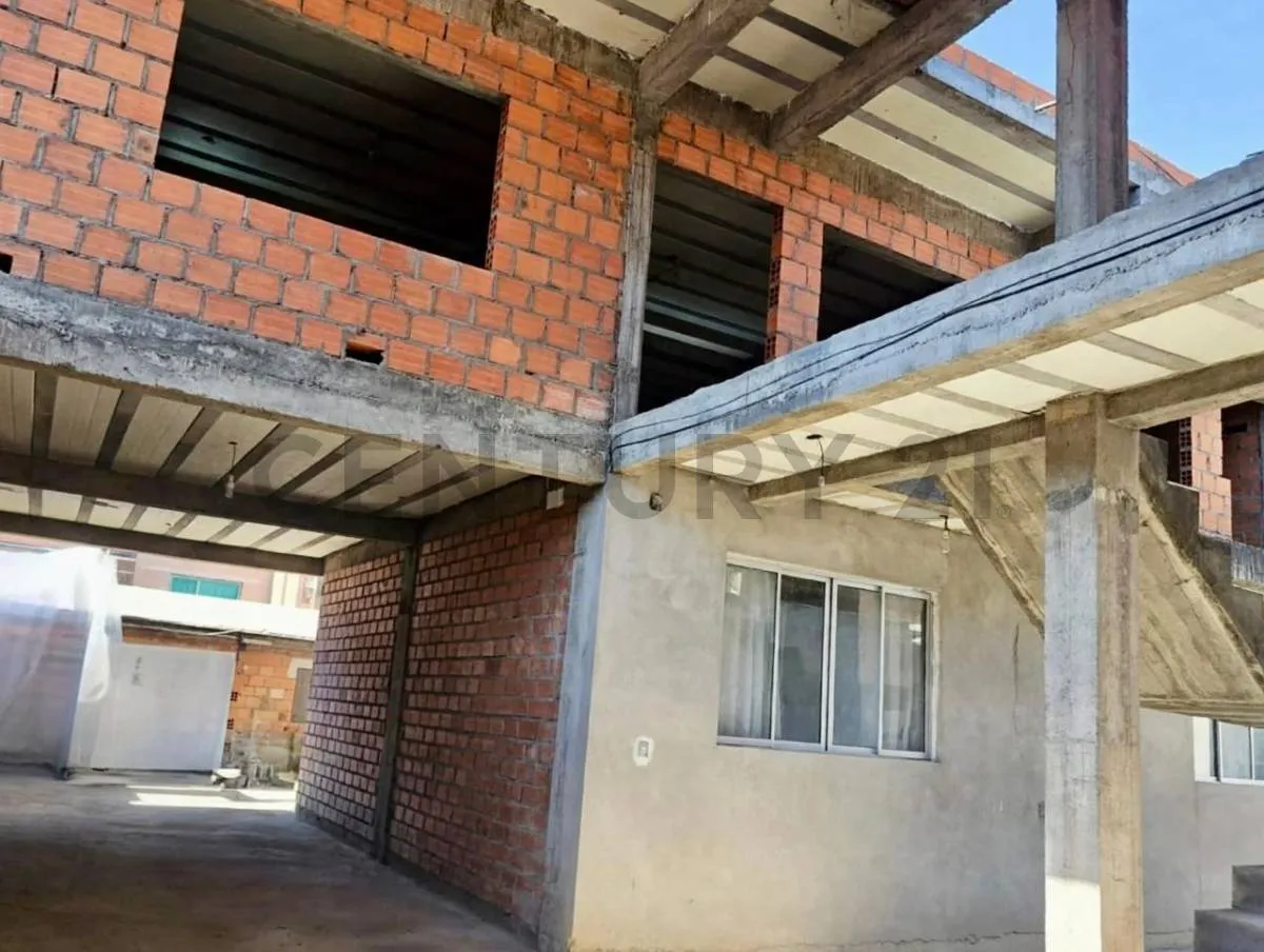 Foto 3 de Terreno con Casa y Gran Potencial de Inversión – a Media Cuadra de La Av. La Paz