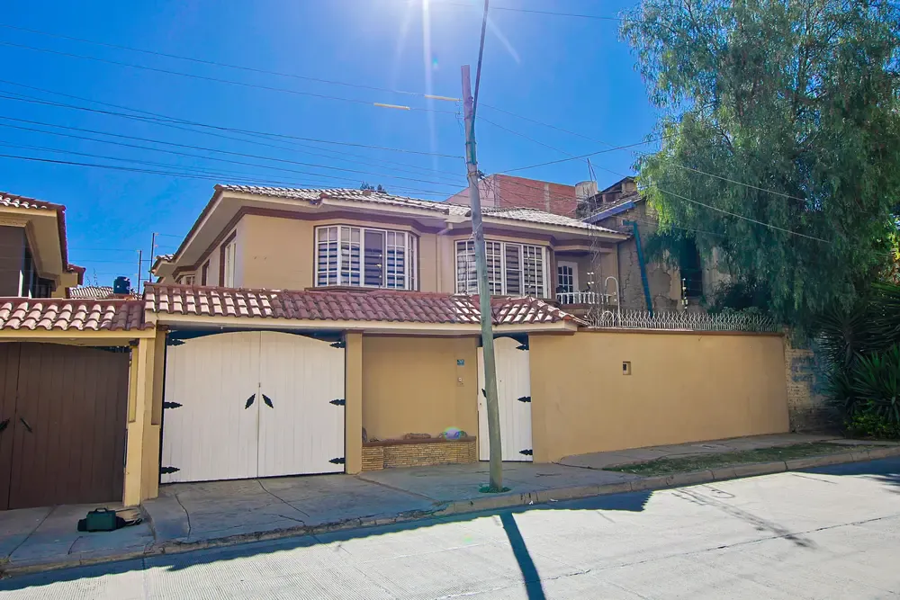 Foto 1 de 🏠 Casa en Venta - Zona Sarco - Cochabamba