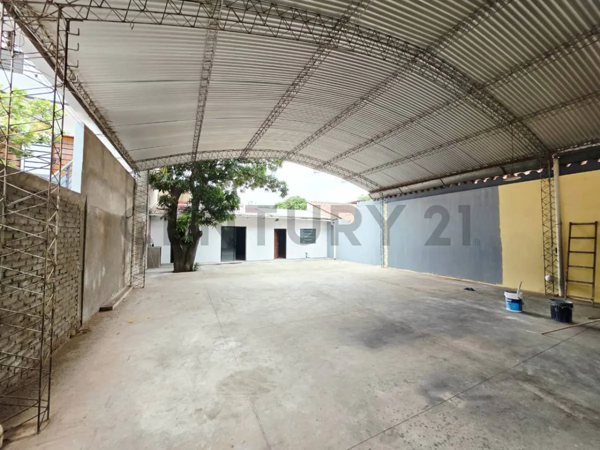Foto 4 de En Venta | Casa Comercial con Galpón | Av Virgen de Cotoca