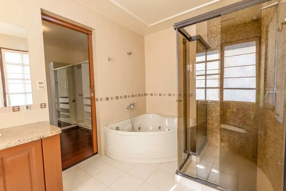 Foto 10 de Residencia Doble Tiquipa Amplia Casa en Venta