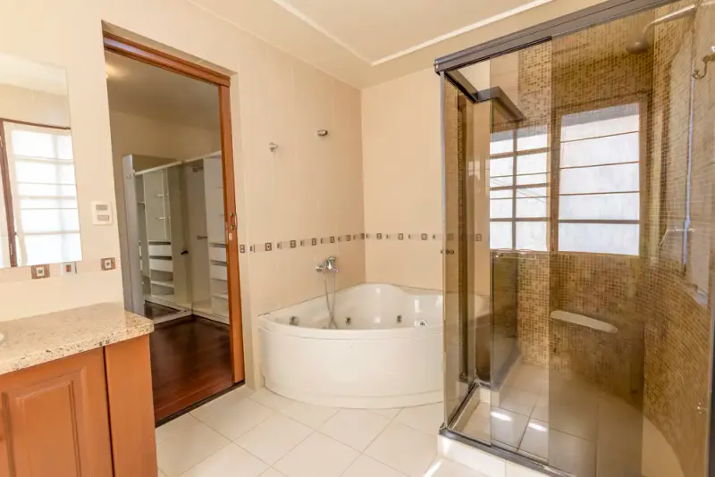 Foto 10 de Residencia Doble Tiquipa Amplia Casa en Venta