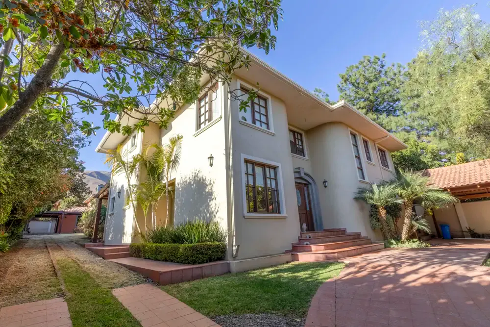 Foto 4 de Residencia Doble Tiquipa Amplia Casa en Venta