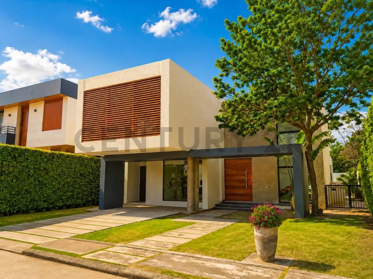 Foto 1 de Casa en Venta | Condominio Santa Cruz La Vieja – Urubó