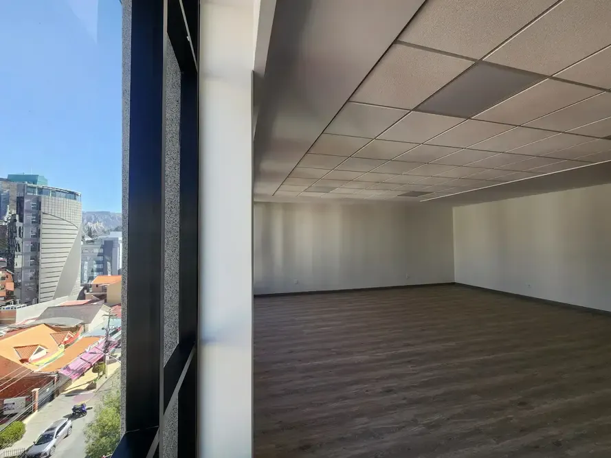 Foto 3 de ¡¡Oficina a Estrenar en Av. Montenegro!!