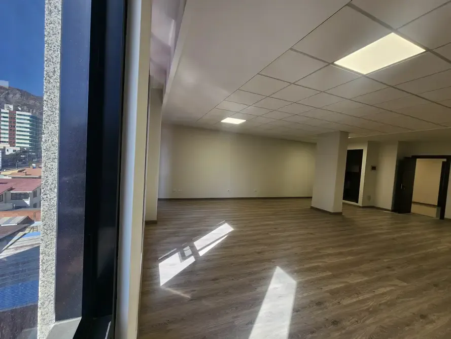 Foto 5 de ¡¡Oficina a Estrenar en Av. Montenegro!!