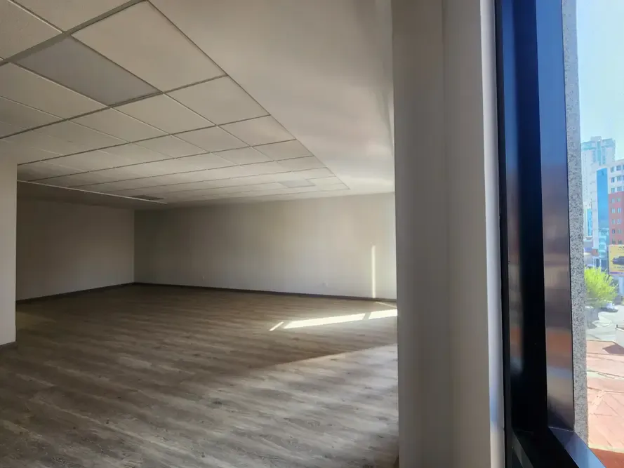 Foto 6 de ¡¡Oficina a Estrenar en Av. Montenegro!!