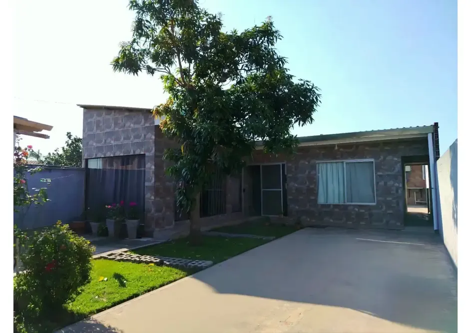 Foto 1 de Casa con dos viviendas en Satélite Norte, Warnes cerca del mercado