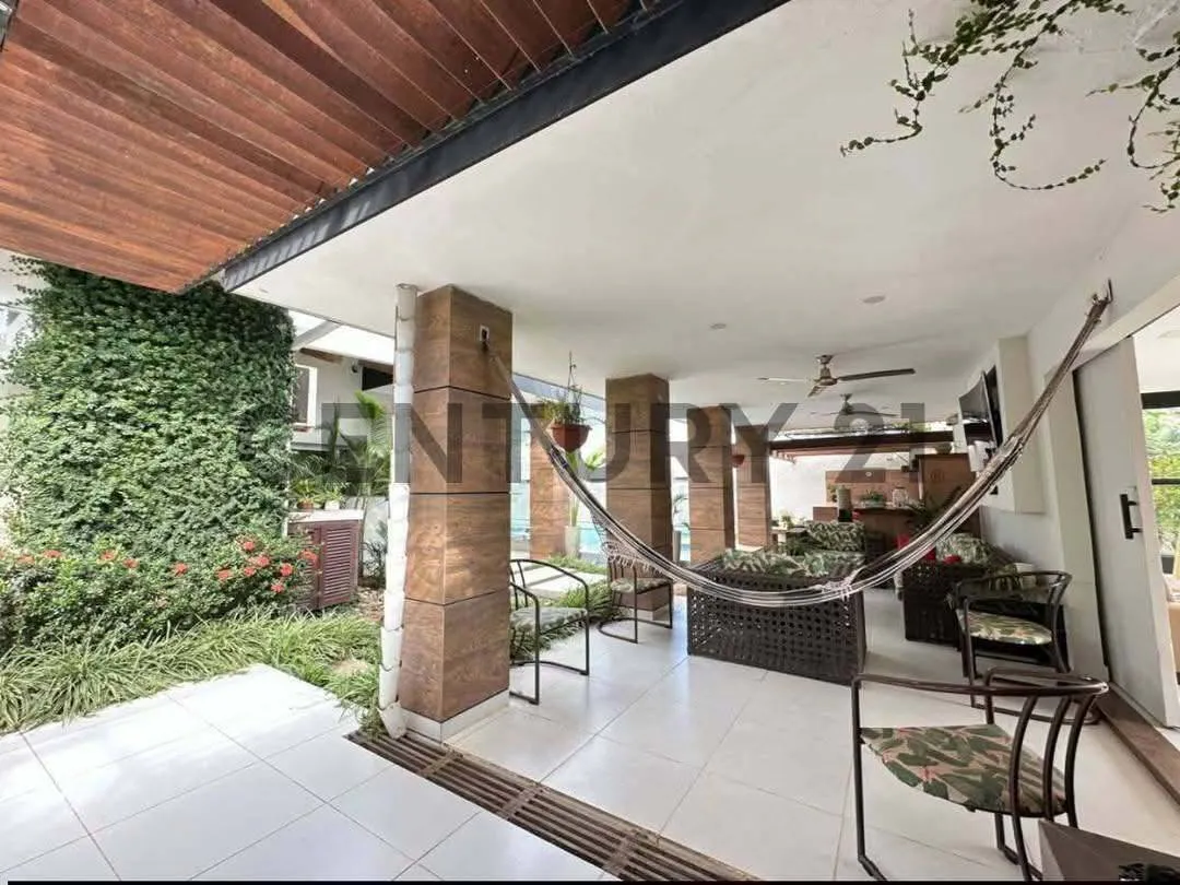 Foto 11 de Hermosa casa en venta en urb chaparral
