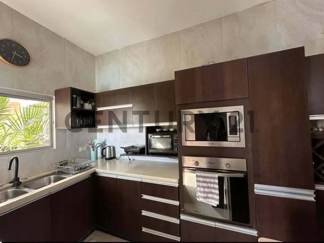 Foto 3 de Hermosa casa en venta en urb chaparral