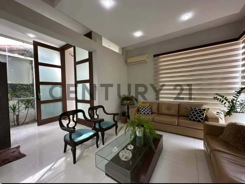 Foto 7 de Hermosa casa en venta en urb chaparral