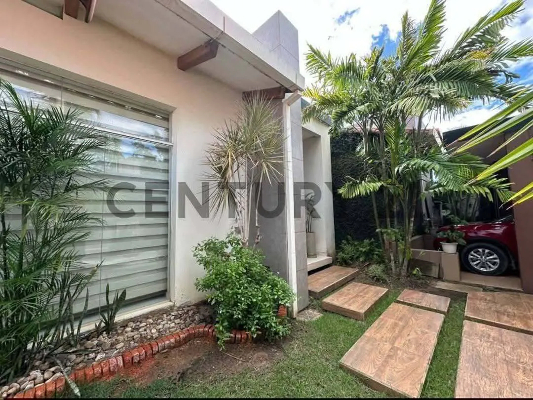 Foto 12 de Hermosa casa en venta en urb chaparral