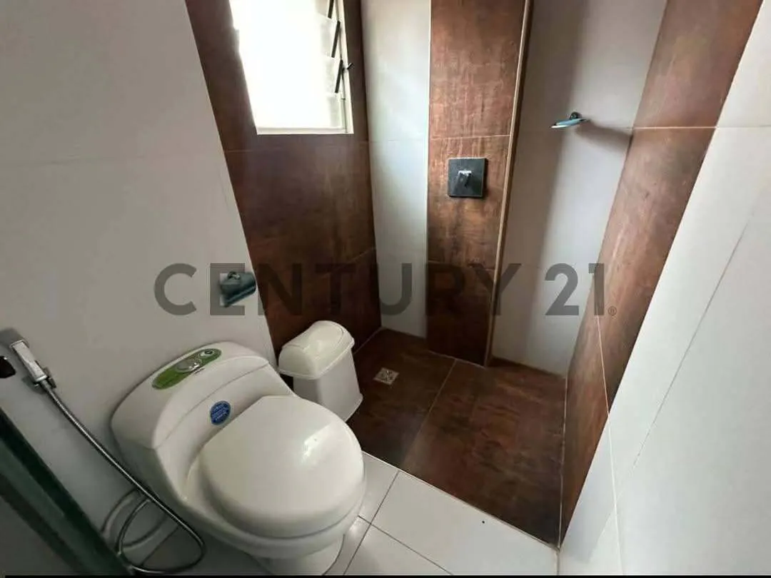 Foto 8 de Hermosa casa en venta en urb chaparral