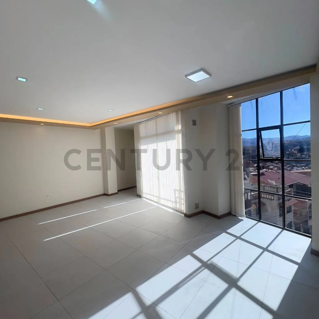 Foto 2 de Departamento en Venta por Debajo del Avaluo T/C 7 Bs