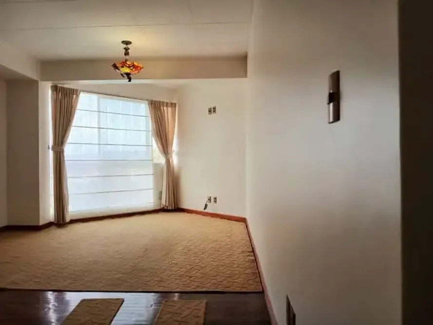 Foto 5 de Departamento en Venta de 3 Dormitorios con Parqueo y Baulera — Achumani