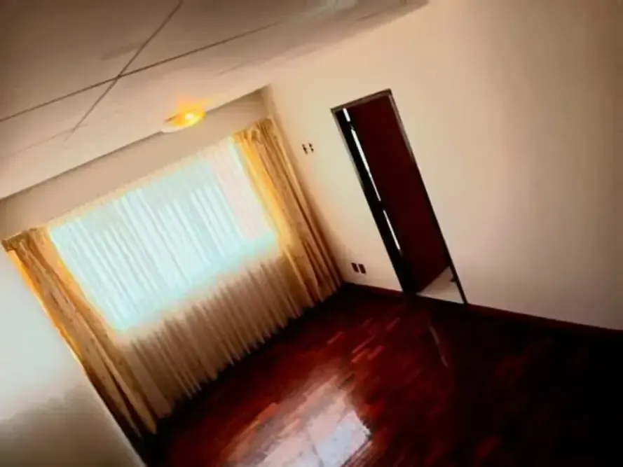 Foto 4 de Departamento en Venta de 3 Dormitorios con Parqueo y Baulera — Achumani