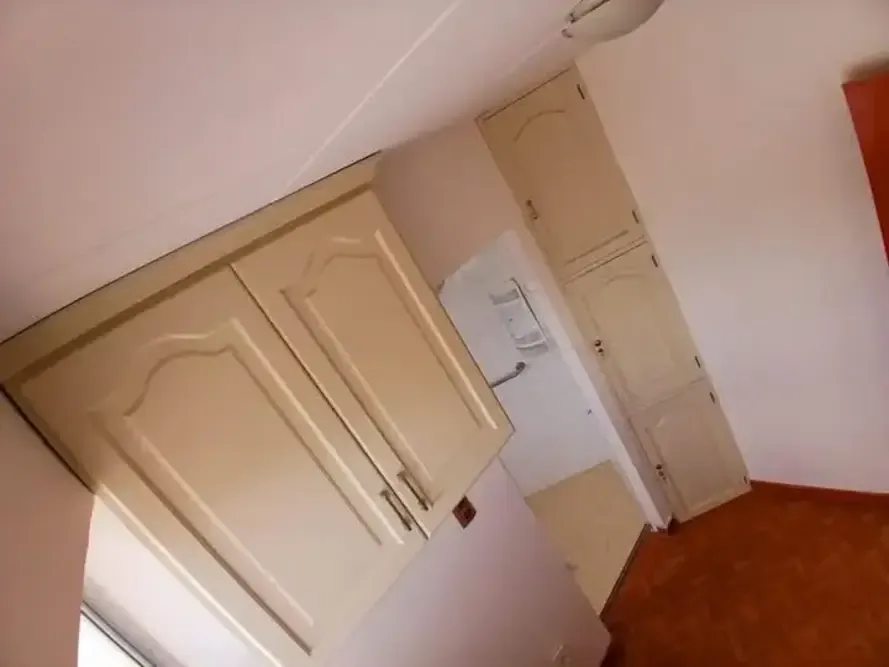 Foto 9 de Departamento en Venta de 3 Dormitorios con Parqueo y Baulera — Achumani