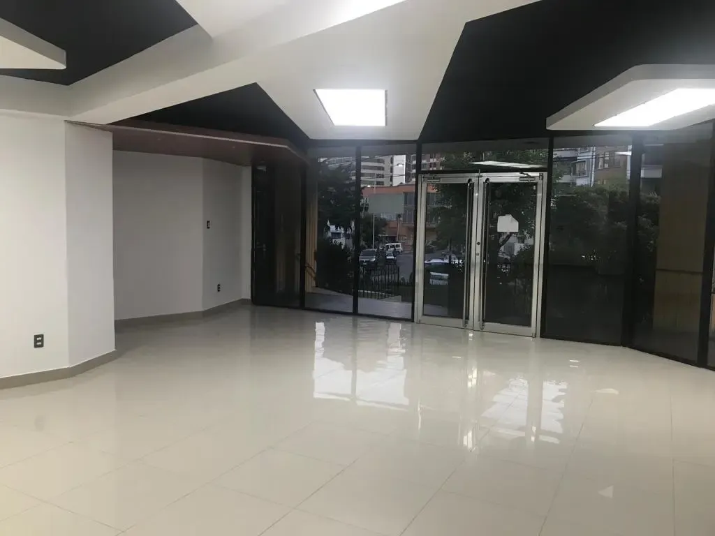Foto 5 de Local Comercial Estrategicamente Ubicado