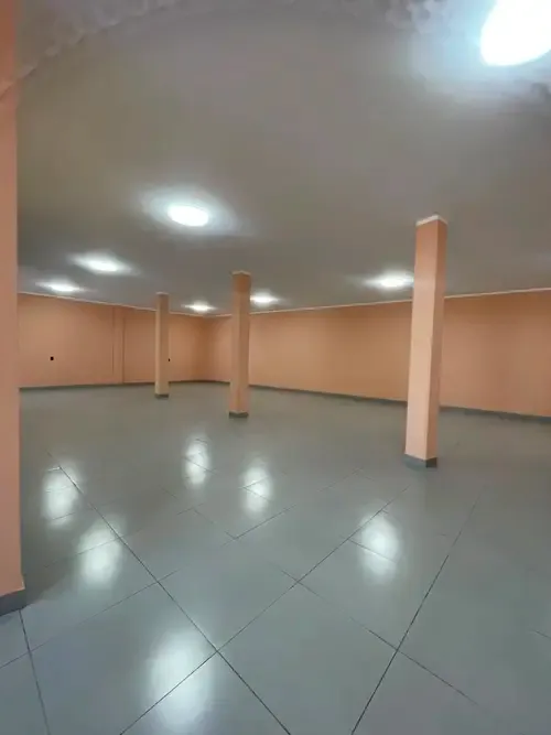 Foto 3 de 🏢 Amplio Ambiente de 200 M² en Alquiler Sobre Av. 6 de Agosto