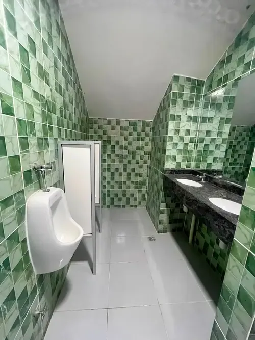 Foto 5 de 🏢 Amplio Ambiente de 200 M² en Alquiler Sobre Av. 6 de Agosto