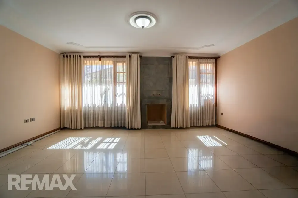 Foto 6 de Exclusiva Residencia en Venta – C/ Jesús Aguayo Zona Cala Cala