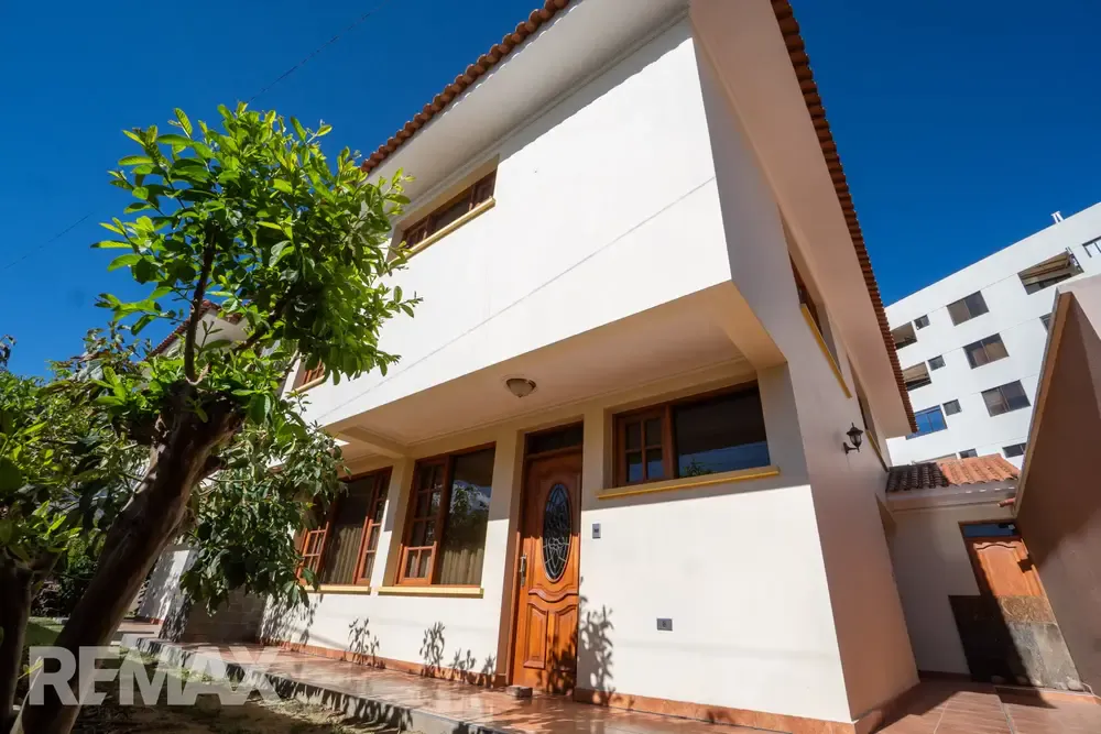 Foto 15 de Exclusiva Residencia en Venta – C/ Jesús Aguayo Zona Cala Cala