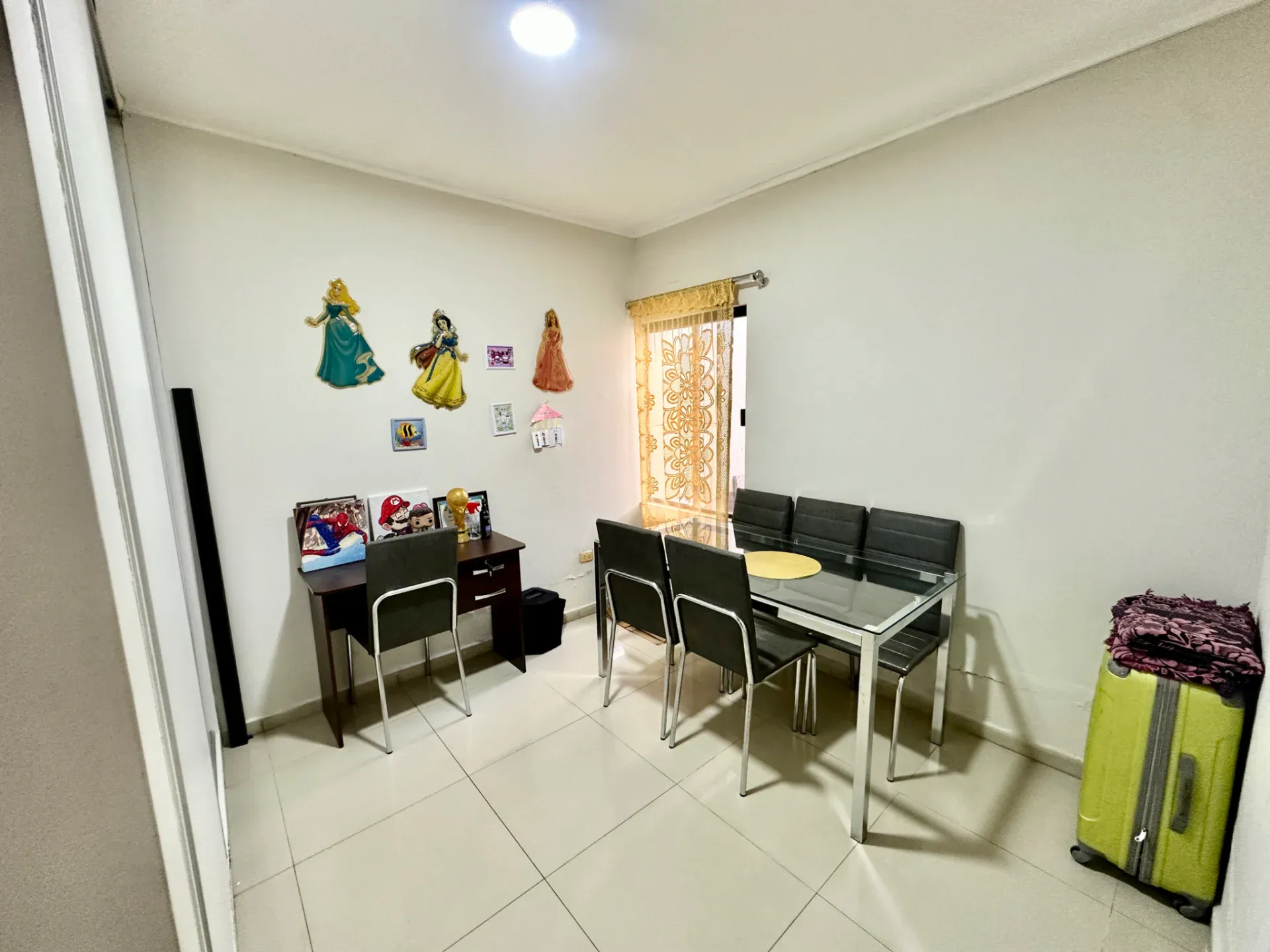 Foto 5 de Casa en Venta 4 Dormitorios Doble Vía a La Guardia