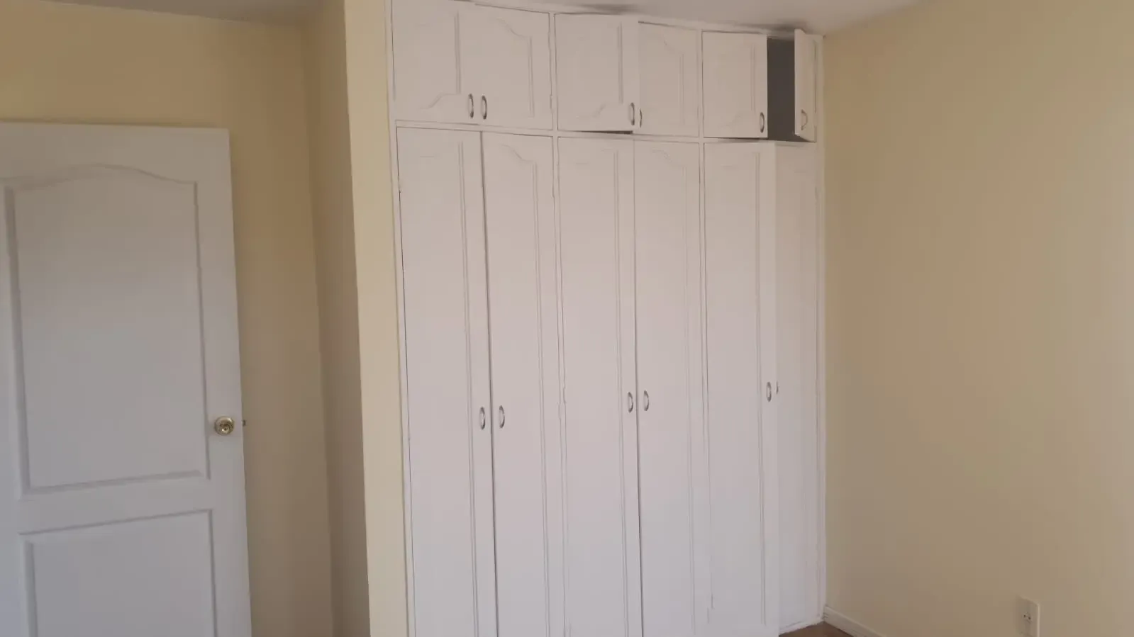 Foto 2 de Departamento de 3 dormitorios en Venta en la Plaza Avaroa