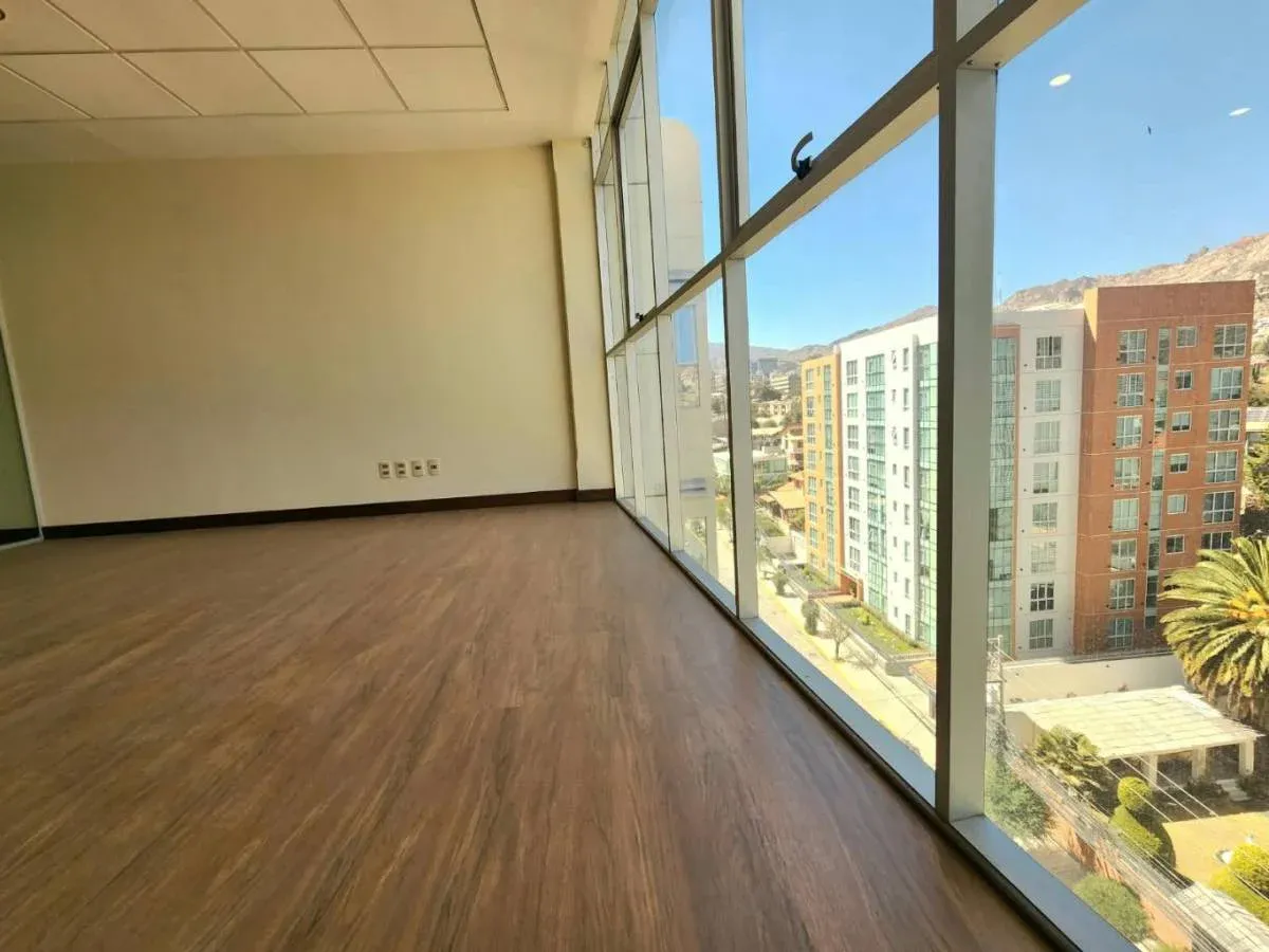 Foto 2 de Oficina en Alquiler | Calacoto – Edificio Vitrubio 2
