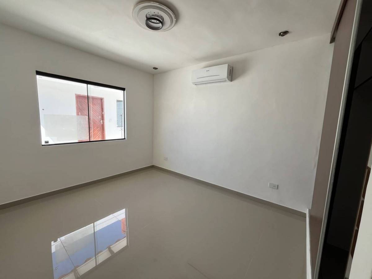 Foto 6 de CASA AMPLIA PARA EMPRESA O CONSULTORIO