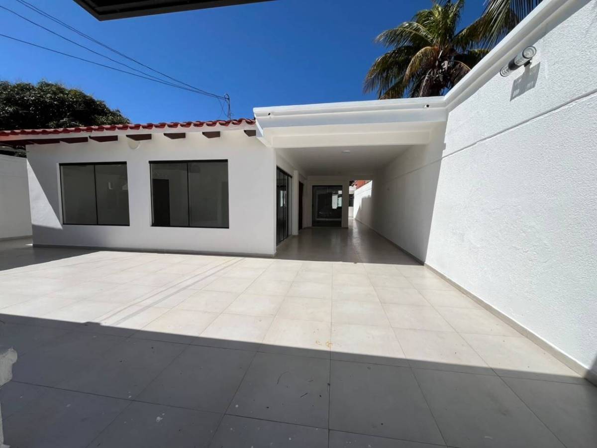 Foto 5 de CASA AMPLIA PARA EMPRESA O CONSULTORIO