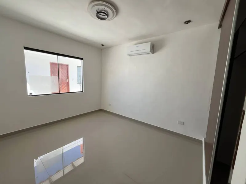 Foto 6 de CASA AMPLIA PARA EMPRESA O CONSULTORIO